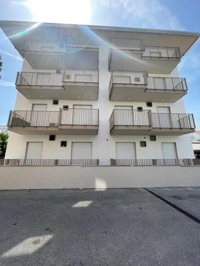 Appartamento Soyus 10 Lido di Jesolo Buitenkant foto