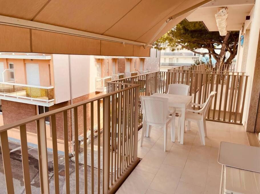 Appartamento Soyus 10 Lido di Jesolo Buitenkant foto